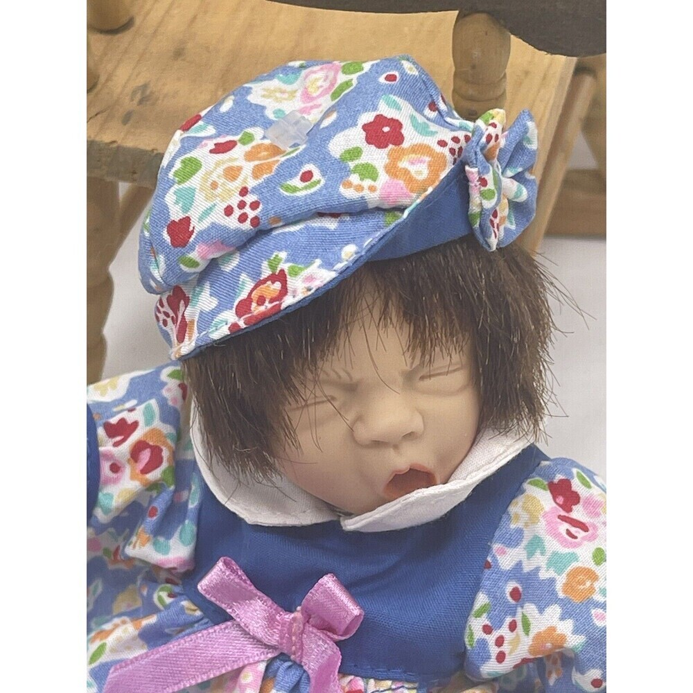 Palm Pal Bean Bag Kids Expression Yawn Licking Face Dolls On Rocking Chair 1996 - Picture 2 of 15